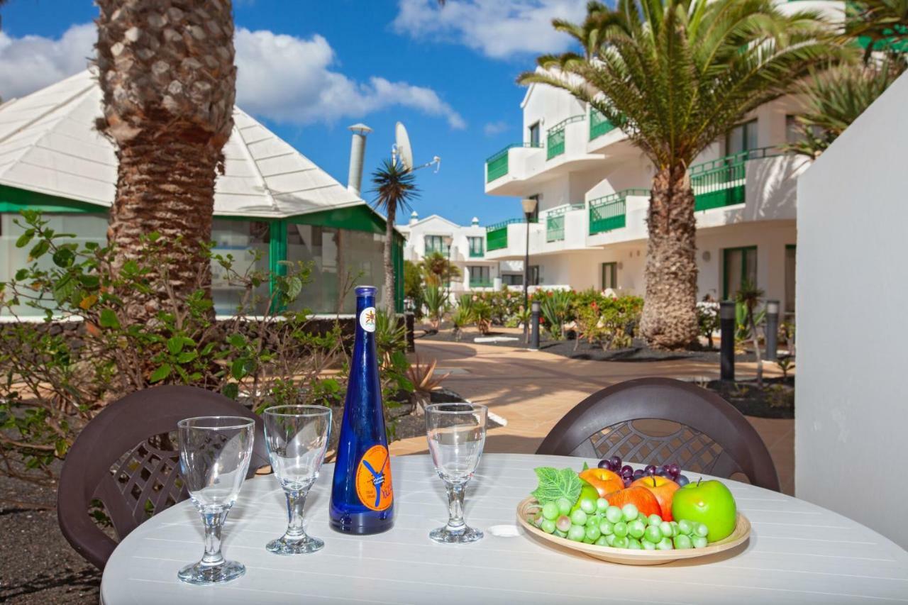 Luxury Beach Front Apartmentos Tahiche Costa Teguise Dış mekan fotoğraf