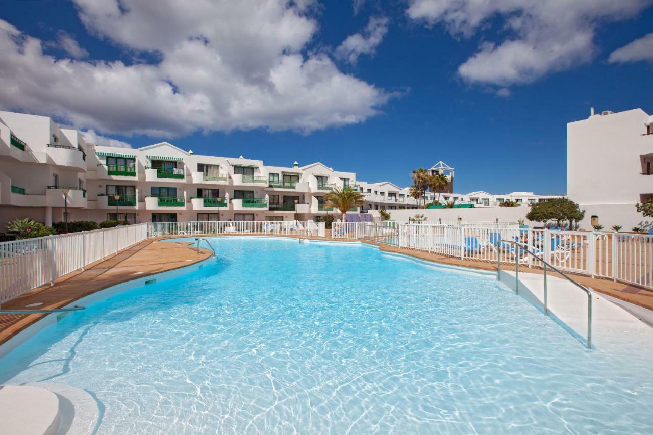 Luxury Beach Front Apartmentos Tahiche Costa Teguise Dış mekan fotoğraf